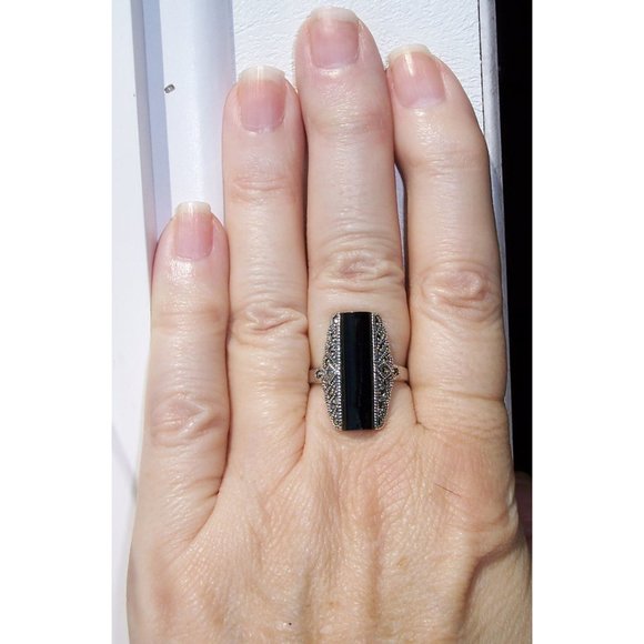 925 STERLING SILVER Tall Black Onyx & Marcasite Ring - Picture 3 of 15